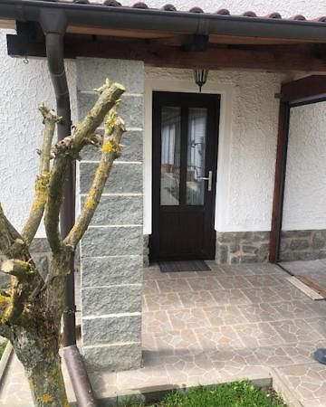 Apartman Skvela Nalada Vsemyslice Esterno foto